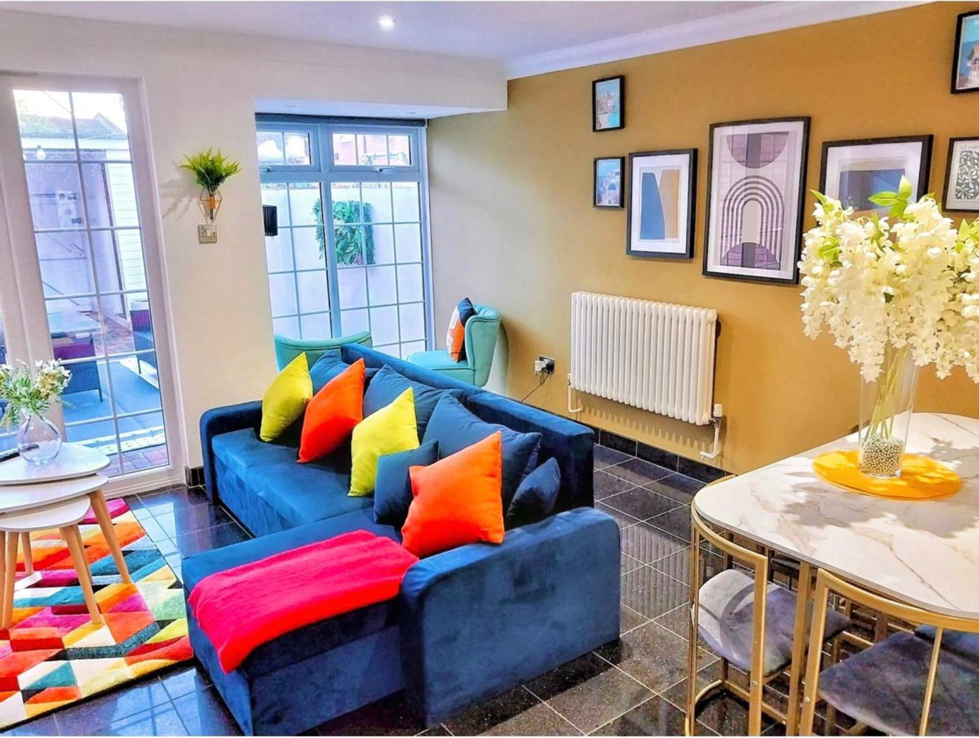 Charming 3-Bedroom House With Garden In Portsmouth, Close Parking, Train Station & Gunwharf Exterior foto